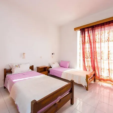 Merryland & Apartment Kremasti (Rhodes)