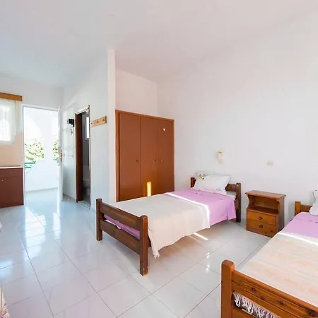 Διαμέρισμα Merryland & *