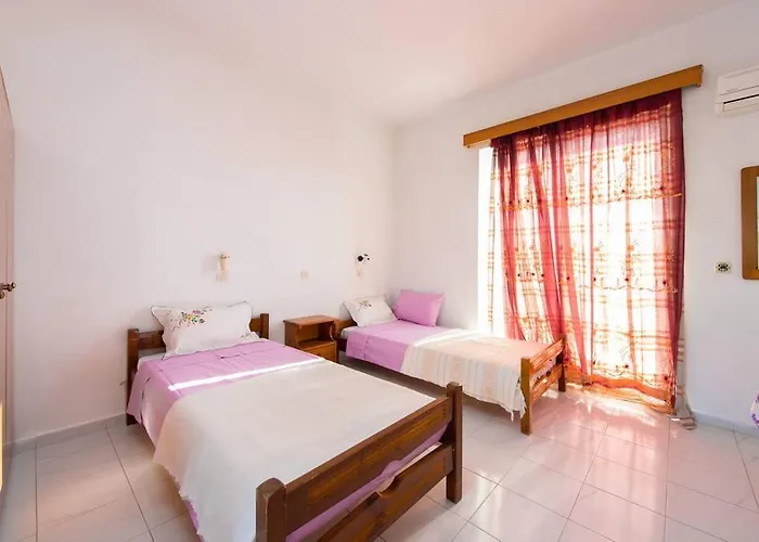 Merryland & Apartament Kremastí